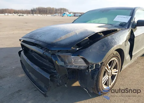 2014 Ford Mustang V6 from USA, damaged, VIN 1ZVBP8AM4E5262440